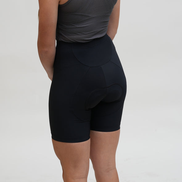 Le short noir pour femme 