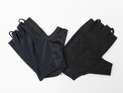 Les gants noirs